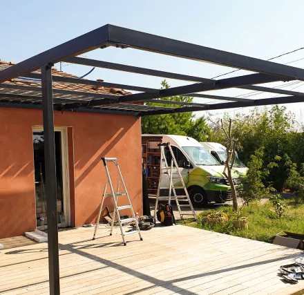 installation de pergola solaire photovoltaique à montpellier par NRJ Ingénierie
