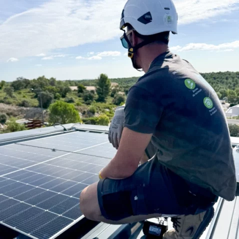 installation panneaux solaires entreprise vailhauques 2