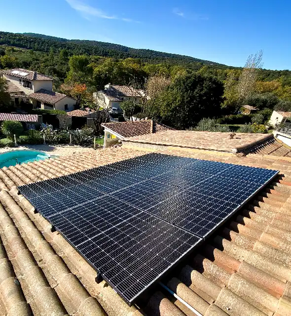 installation panneaux solaires sauvian